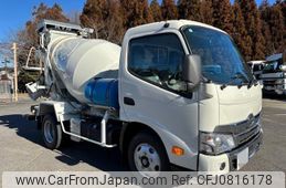 hino dutro 2024 CFJ0816178