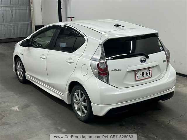toyota aqua 2012 CFJ1528083 image 2