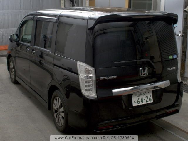 honda stepwagon 2013 CFJ1730624 image 2