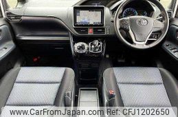toyota voxy 2016 504928-930337