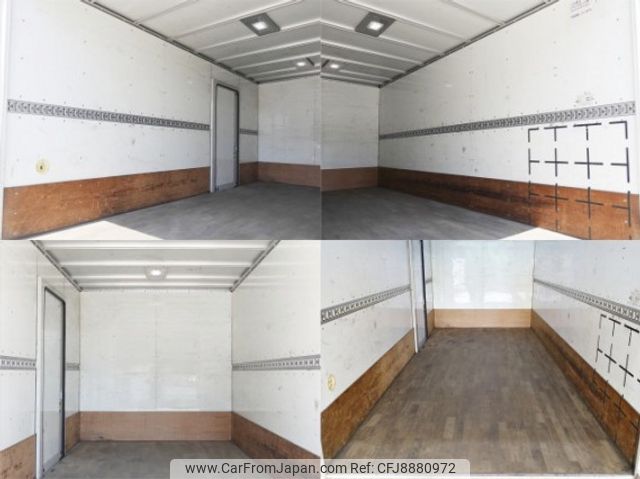 mitsubishi-fuso canter 2013 CFJ8880972 image 2