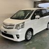 toyota noah 2013 -TOYOTA--Noah ZRR70Wｶｲ-0548817---TOYOTA--Noah ZRR70Wｶｲ-0548817- image 1