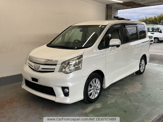 toyota noah 2013 -TOYOTA--Noah ZRR70Wｶｲ-0548817---TOYOTA--Noah ZRR70Wｶｲ-0548817- image 1