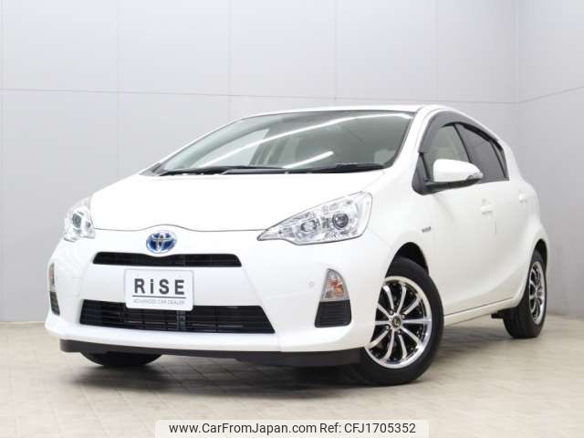 toyota aqua 2014 CFJ1705352 image 1