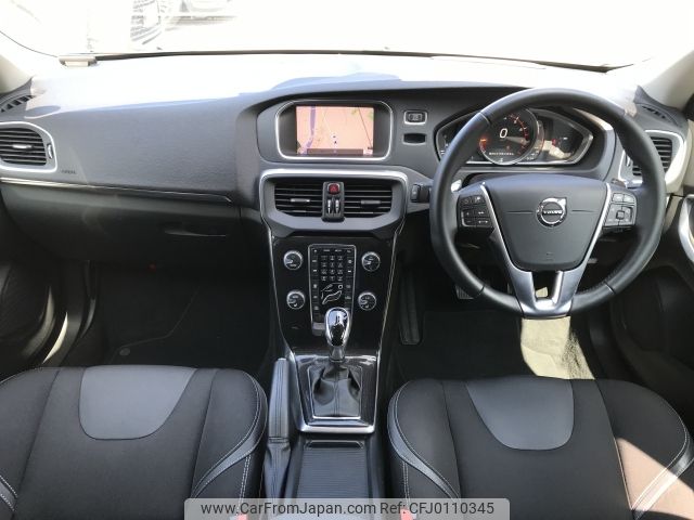 volvo v40 2018 -VOLVO--Volvo V40 DBA-MB4154T--YV1MV2920J2482646---VOLVO--Volvo V40 DBA-MB4154T--YV1MV2920J2482646- image 2