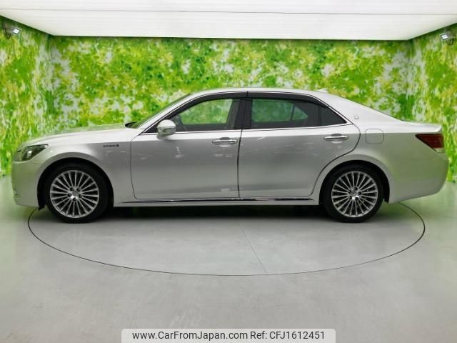 toyota crown-majesta 2016 CFJ1612451 image 2