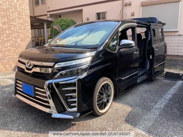 toyota voxy 2018 -TOYOTA--Voxy DBA-ZRR80W--ZRR80-0403509---TOYOTA--Voxy DBA-ZRR80W--ZRR80-0403509- image 1