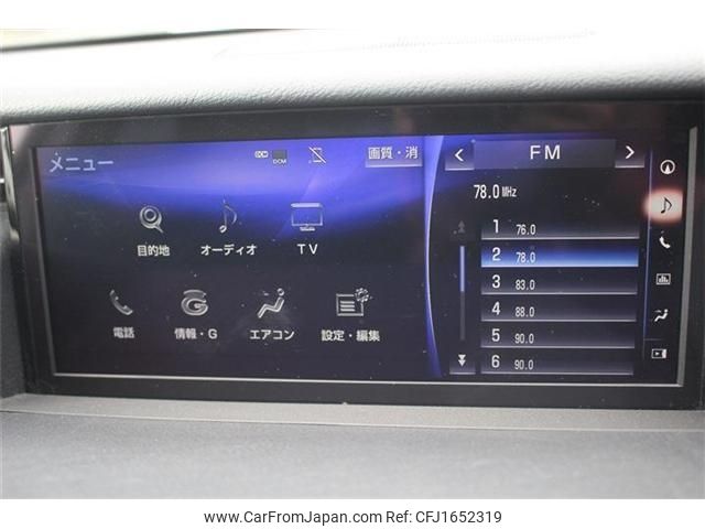 lexus is 2019 CFJ1652319 image 2