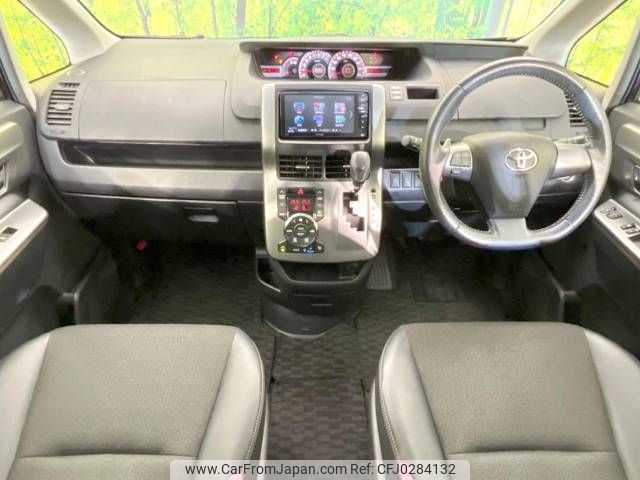 toyota voxy 2013 -TOYOTA--Voxy DBA-ZRR70W--ZRR70-0580117---TOYOTA--Voxy DBA-ZRR70W--ZRR70-0580117- image 2