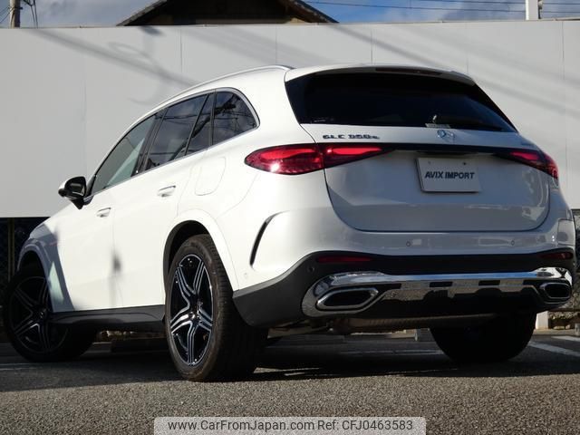 mercedes-benz glc-class 2024 quick_quick_254656_W1N2546562F123527 image 2