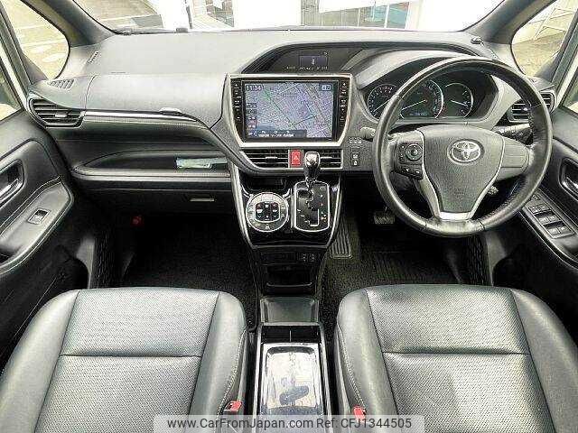 toyota esquire 2015 504928-931120 image 1
