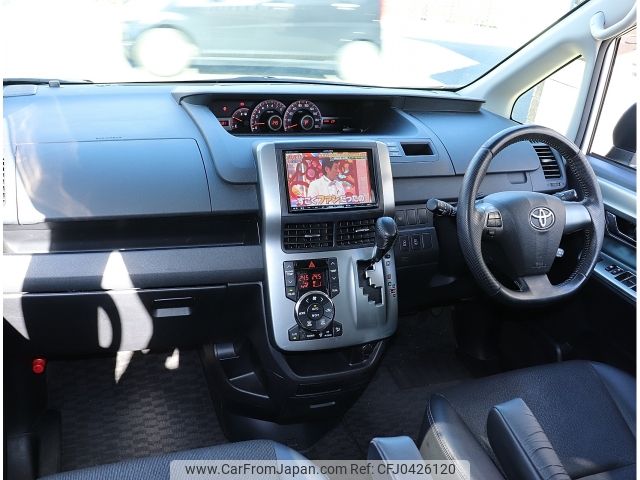 toyota voxy 2013 -TOYOTA--Voxy DBA-ZRR70W--ZRR70-0561069---TOYOTA--Voxy DBA-ZRR70W--ZRR70-0561069- image 2