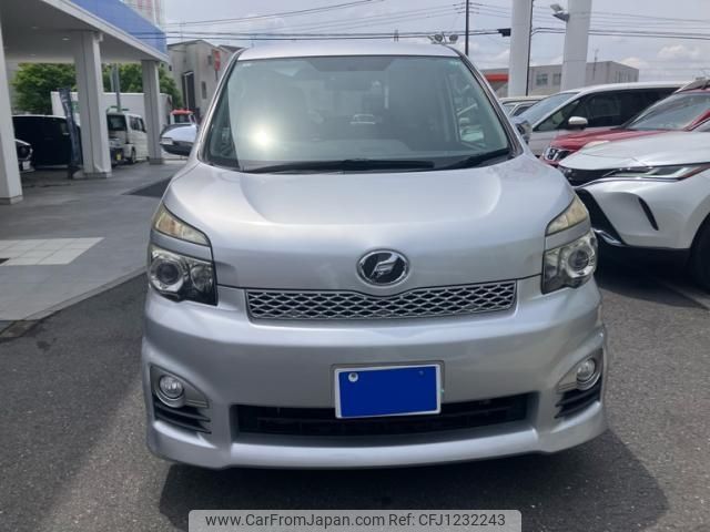 toyota voxy 2011 -TOYOTA--Voxy DBA-ZRR70W--ZRR70-0421885---TOYOTA--Voxy DBA-ZRR70W--ZRR70-0421885- image 1