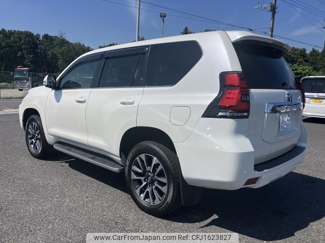toyota land-cruiser-prado 2023 CFJ1623827 image 2