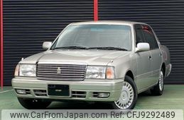 toyota crown 2002 CFJ9292489