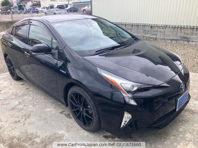 toyota prius 2018 CFJ1673660 image 2