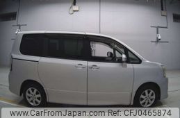 toyota voxy 2007 NIKYO_FK44653