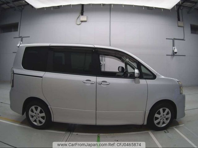 toyota voxy 2007 NIKYO_FK44653 image 1