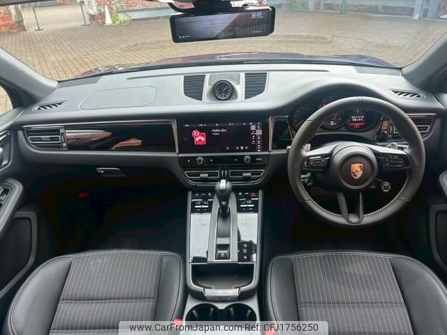 porsche macan 2024 CFJ1756250 image 2