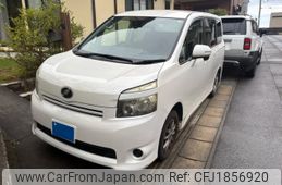 toyota voxy 2009 CFJ1856920