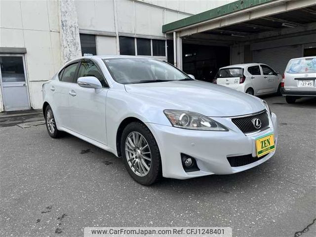 lexus is 2011 769235-250318130352 image 2