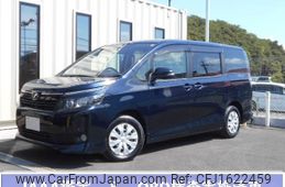 toyota voxy 2014 CFJ1622459