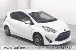 toyota aqua 2017 CFJ1547513