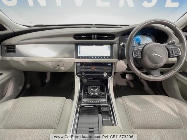 jaguar xf 2017 CFJ1573206 image 2