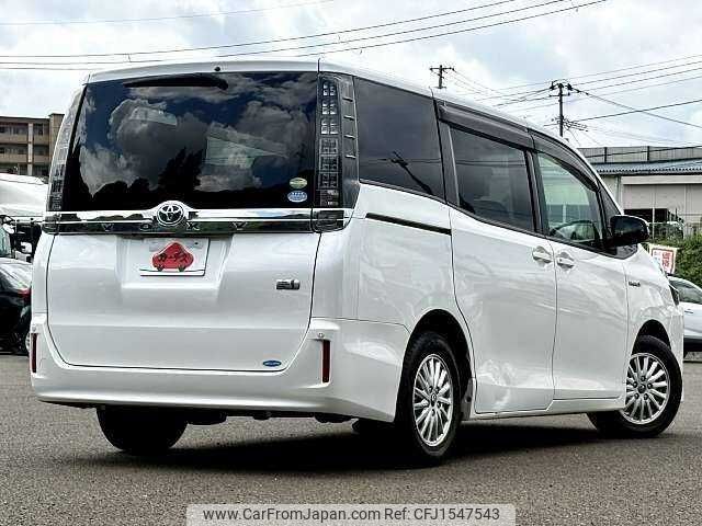 toyota voxy 2015 CFJ1547543 image 2