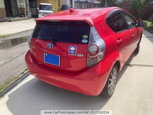 toyota aqua 2013 CFJ1528234 image 2