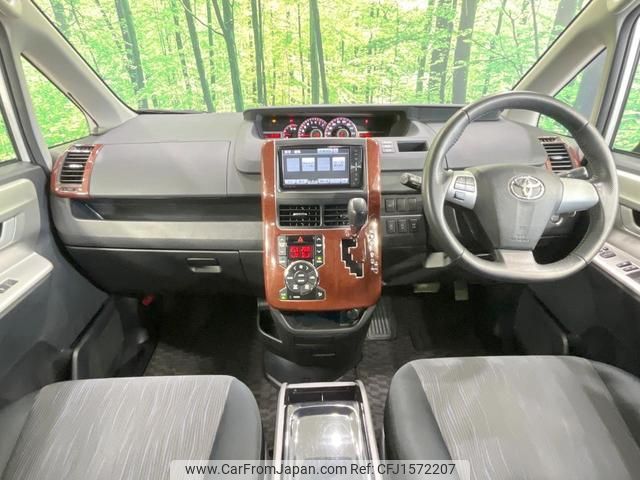 toyota voxy 2010 CFJ1572207 image 2