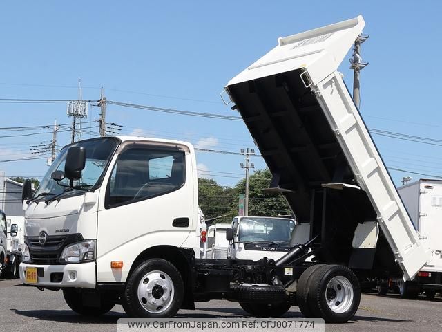 hino dutro 2017 GOO_NET_EXCHANGE_0505500A30240802W001 image 2