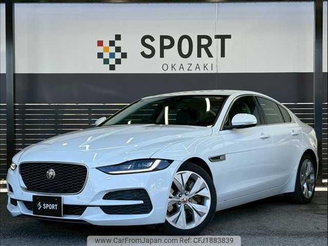 jaguar xe 2020 CFJ1883839 image 1