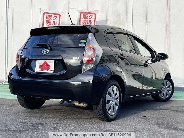 toyota aqua 2012 CFJ1520996 image 2