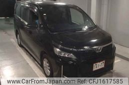toyota voxy 2018 CFJ1617585