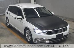 volkswagen passat-variant 2018 -VOLKSWAGEN--VW Passat Variant WVWZZZ3CZJE140255---VOLKSWAGEN--VW Passat Variant WVWZZZ3CZJE140255-