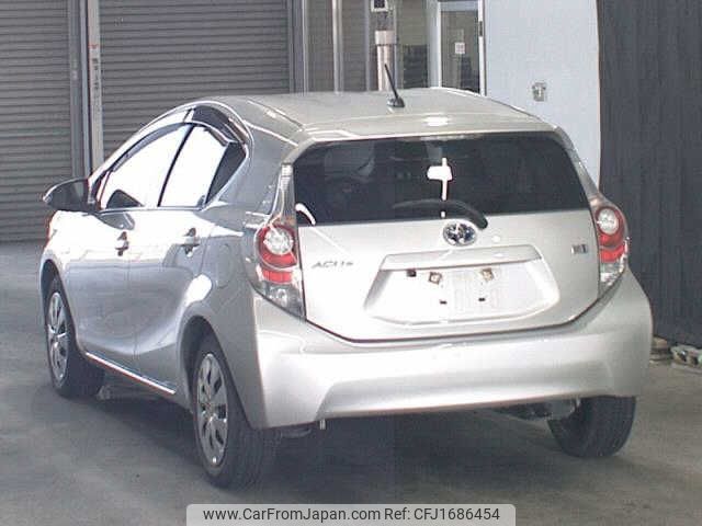 toyota aqua 2014 CFJ1686454 image 2
