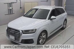 audi q7 2017 quick_quick_ABA-4MCREA_WAUZZZ4MXHD017517