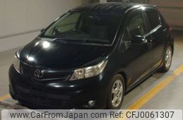 toyota vitz 2013 -TOYOTA--Vitz KSP130-2074403---TOYOTA--Vitz KSP130-2074403-