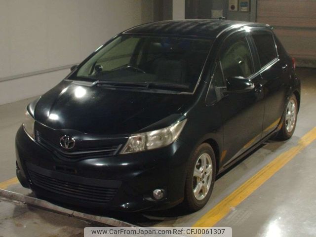 toyota vitz 2013 -TOYOTA--Vitz KSP130-2074403---TOYOTA--Vitz KSP130-2074403- image 1