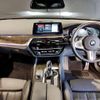 bmw 5-series 2017 quick_quick_DBA-JA20_WBAJA52090G885802 image 3