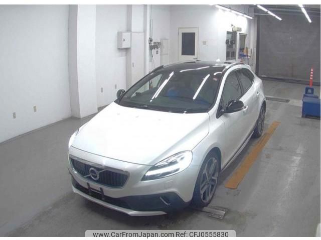 volvo v40 2018 quick_quick_LDA-MD4204T_YV1MZA8RDJ2155104 image 1