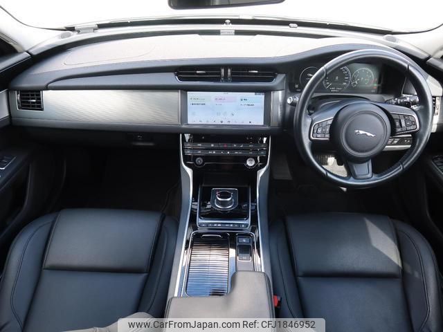 jaguar xf 2017 CFJ1846952 image 2