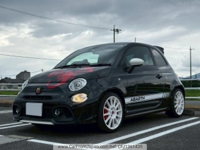 abarth 695 2022 quick_quick_7BA-31214T_ZFABF13H2NJG54377 image 1