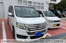 honda stepwagon 2013 CFJ1736810