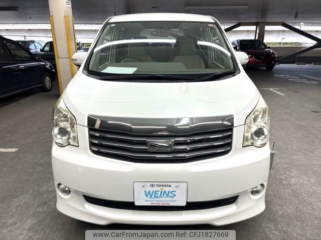 toyota noah 2010 CFJ1827669 image 2
