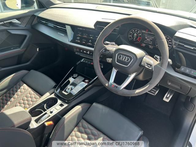 audi rs3 2024 CFJ1760968 image 2
