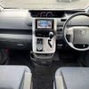 toyota voxy 2008 504928-927990 image 1