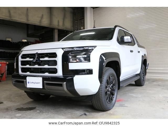 mitsubishi triton 2024 CFJ9842325 image 1