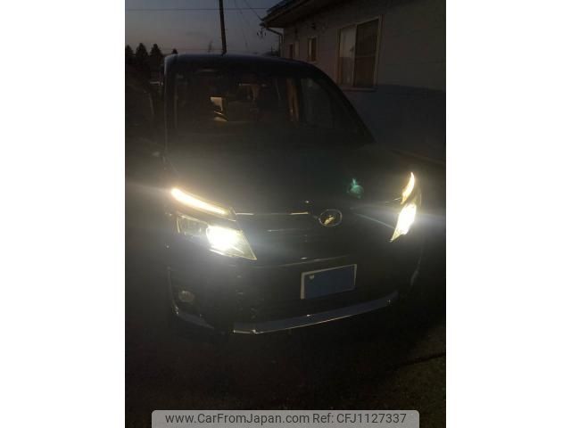 toyota voxy 2014 -TOYOTA--Voxy DBA-ZRR85W--ZRR85-0016910---TOYOTA--Voxy DBA-ZRR85W--ZRR85-0016910- image 1